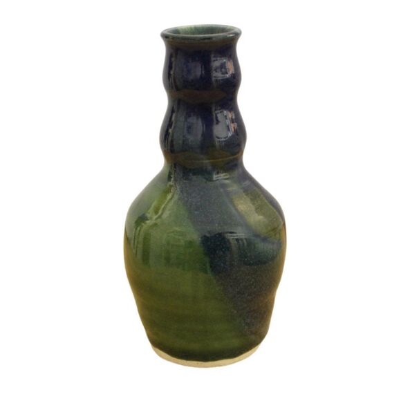 Ceramic Art Vase crafted & signed by Artisan Margaret W. Hughes Blue Green Glaze - Picture 4 of 5